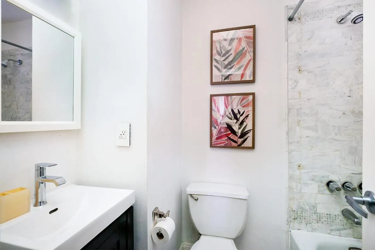 1288-3Rn New Renovated 1 Bedroom In Ues New York 0*,